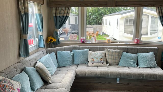 002 Horizon 2017 lounge