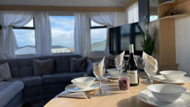 003 beaumaris Dining