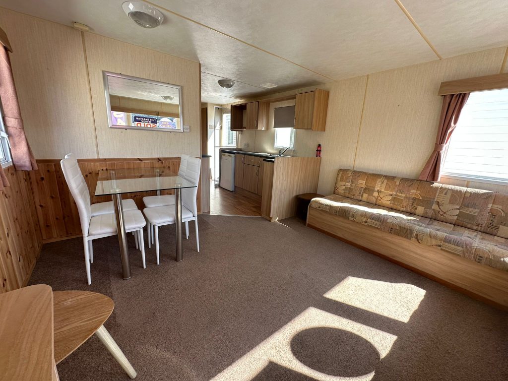 004 Horizon 2011 Lounge
