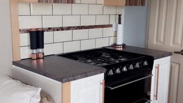 005 Delta Deluxe Kitchen