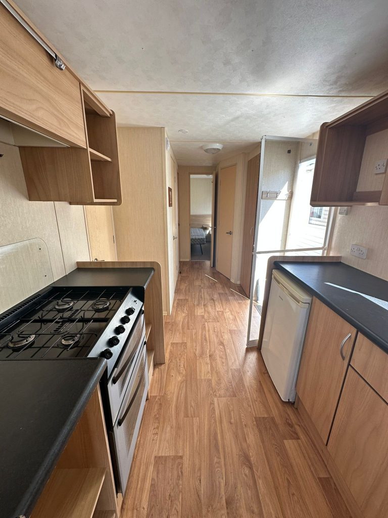 005 Horizon 2011 Kitchen