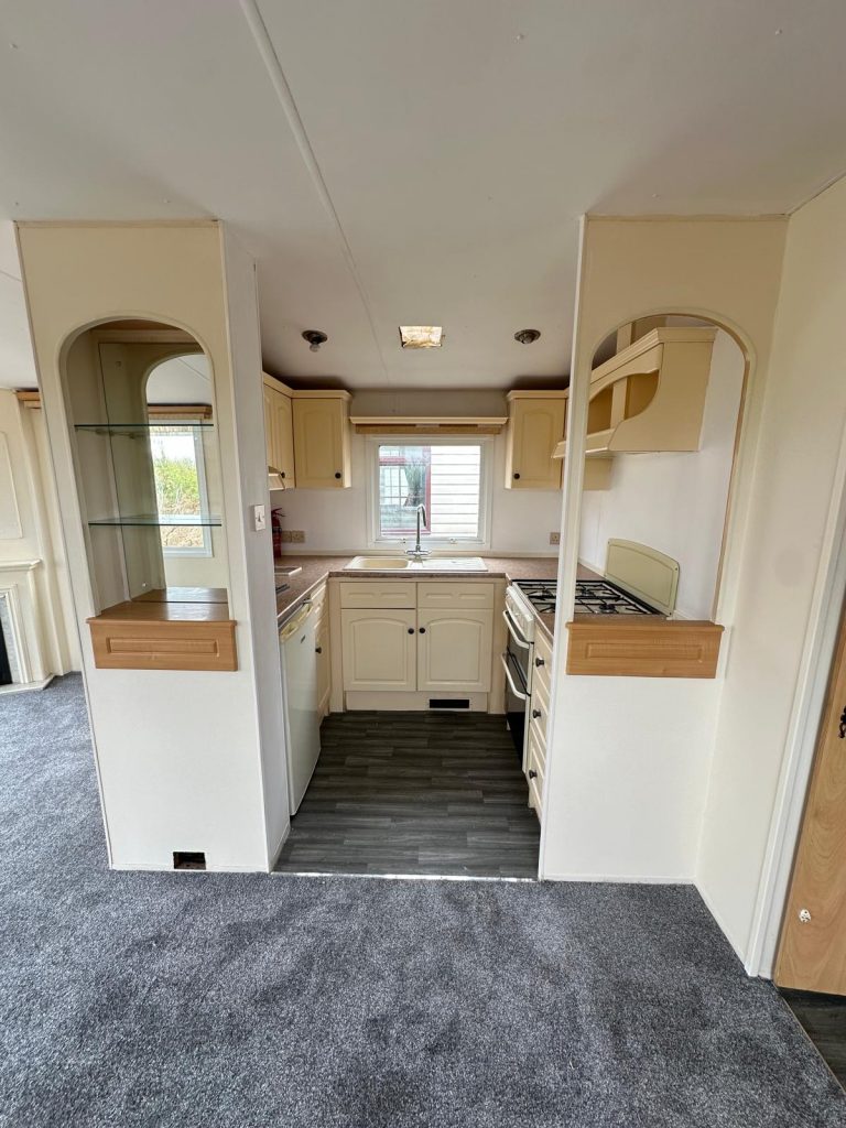 006 Kitchen