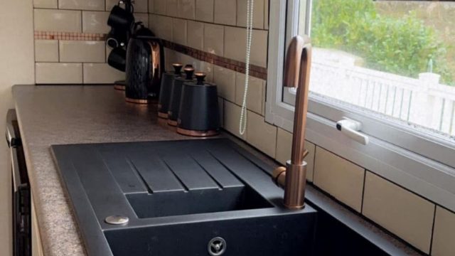 007 Delta Deluxe Sink