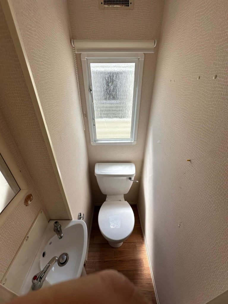012-Cascade-Toilet