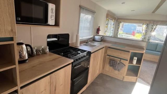 004 Coworth Kitchen