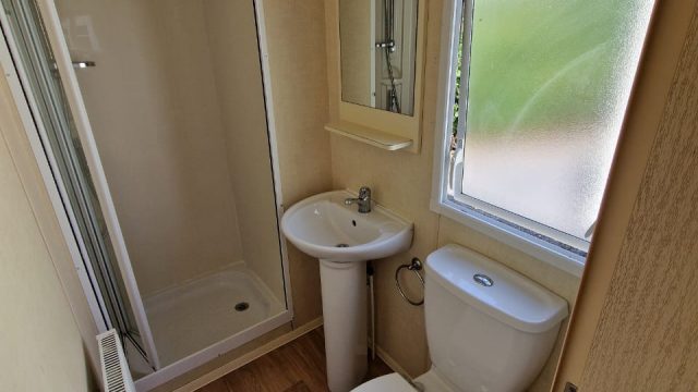 012 Vista Bathroom