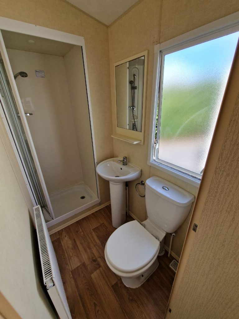 012 Vista Bathroom