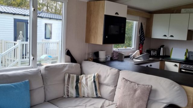003 Swift Family Lounge