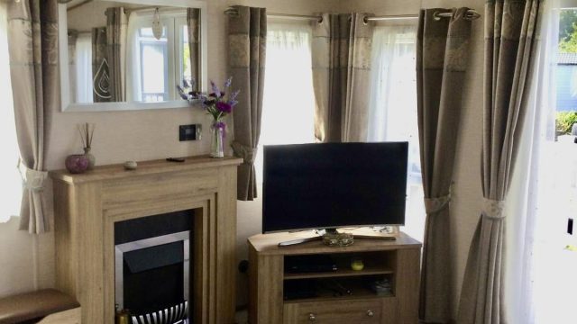 004 Ambleside Premier Lounge