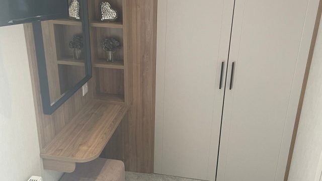 010 Waverly Double Bedroom Storage