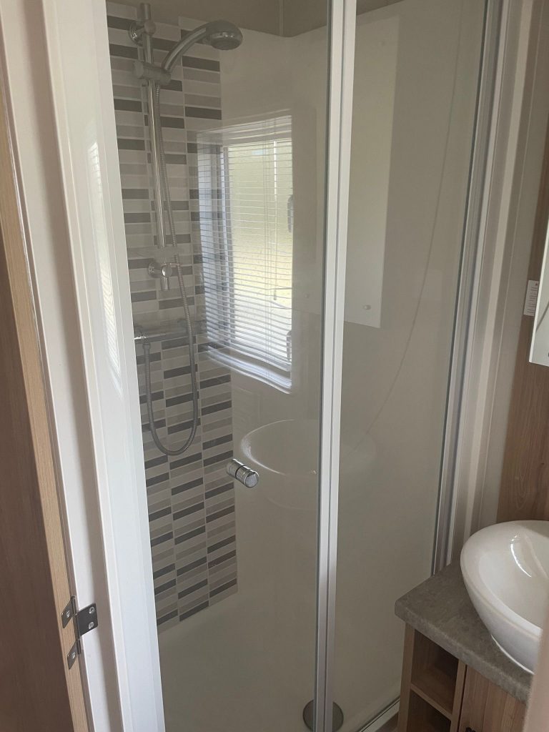012 Waverly Shower