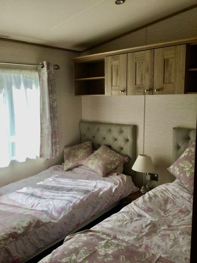 013 Ambleside Twin Bedroom