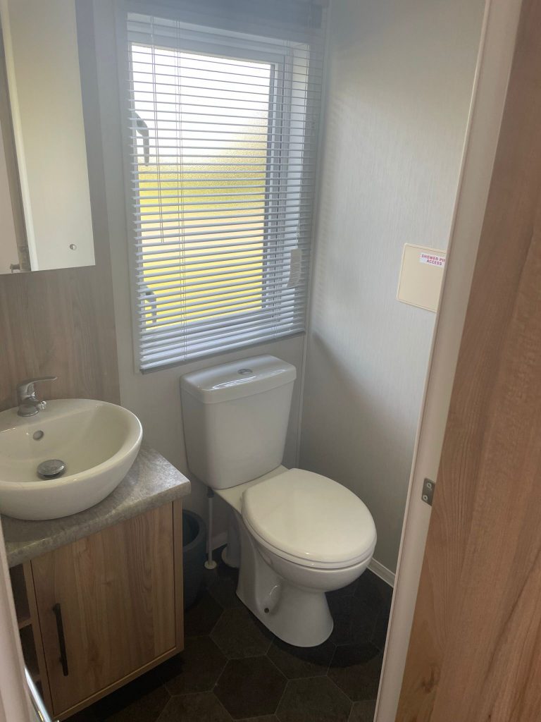 013 Waverly Ensuite