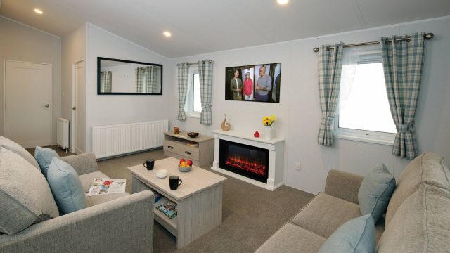 003 newbury-lounge-2-2000×1333-1