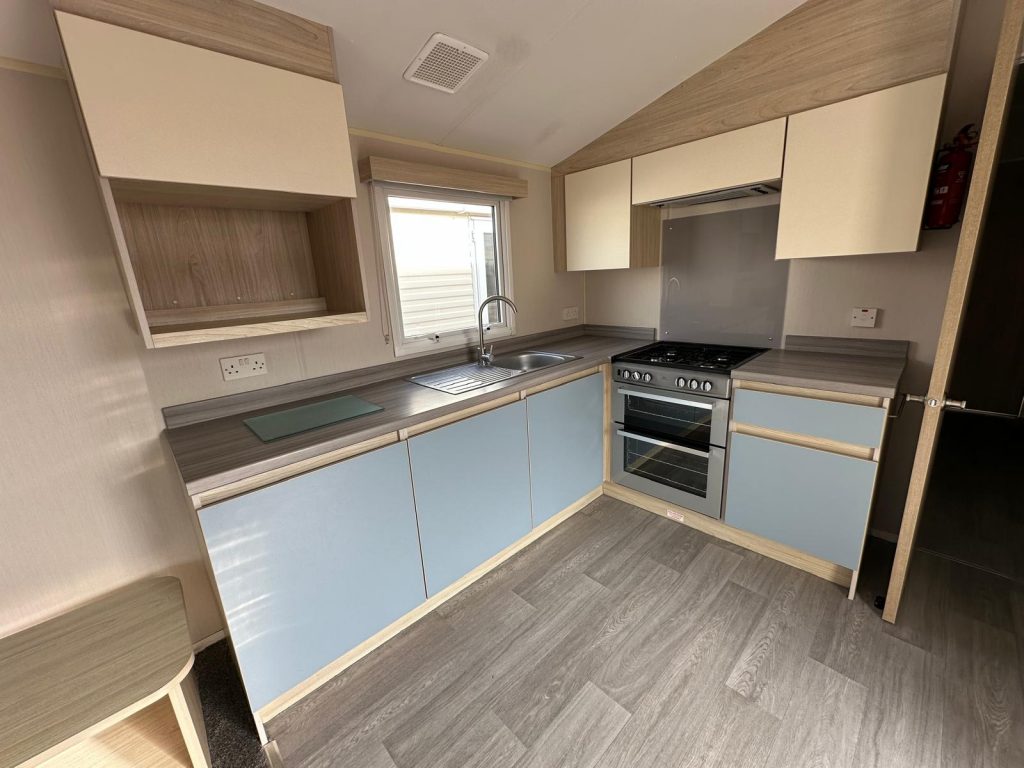 005 Pier Kitchen