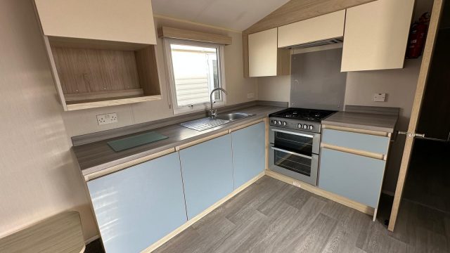 005 Pier Kitchen