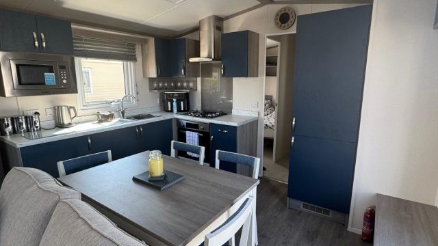 005 Regal Kitchen