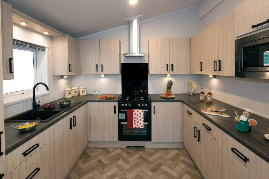006 newbury-kitchen-2-2000×1334-1