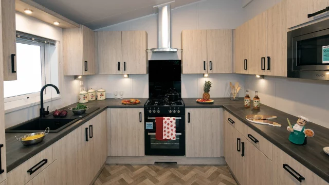 006 newbury-kitchen-2-2000×1334-1