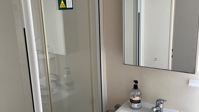 010 atlas Onyx Shower