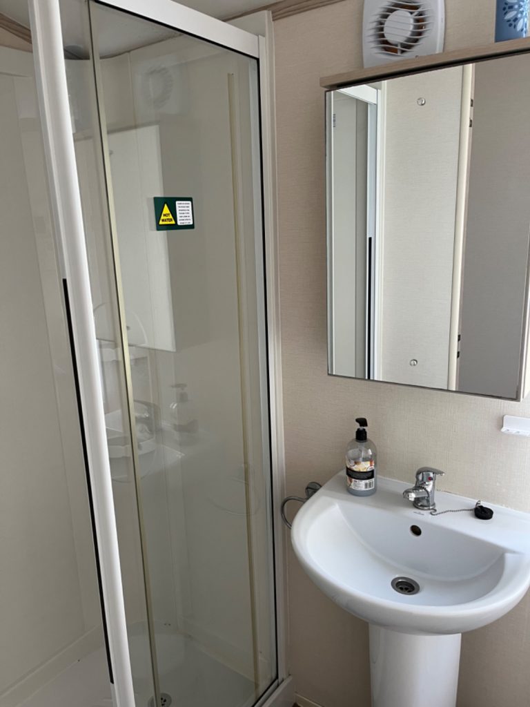 010 atlas Onyx Shower