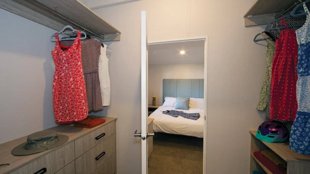 012 newbury-walk-in-wardrobe-1772×1181-1